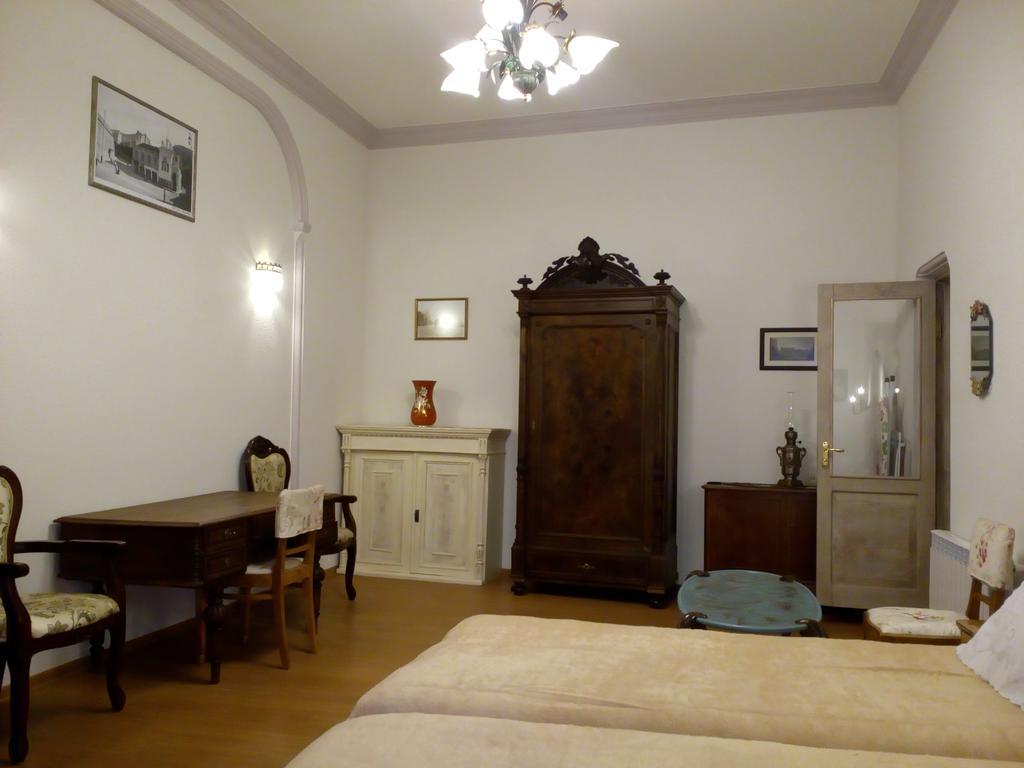 Art House Petunia Apartment Tbilisi Ngoại thất bức ảnh