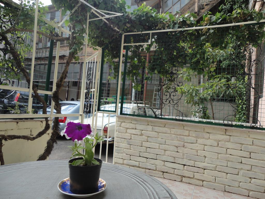 Art House Petunia Apartment Tbilisi Ngoại thất bức ảnh