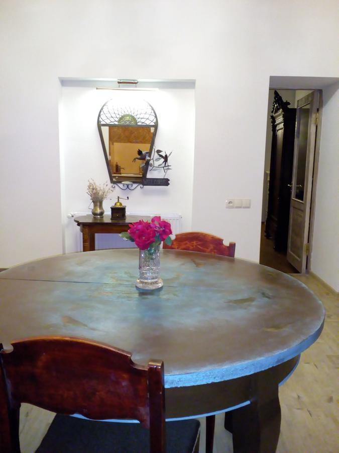 Art House Petunia Apartment Tbilisi Ngoại thất bức ảnh