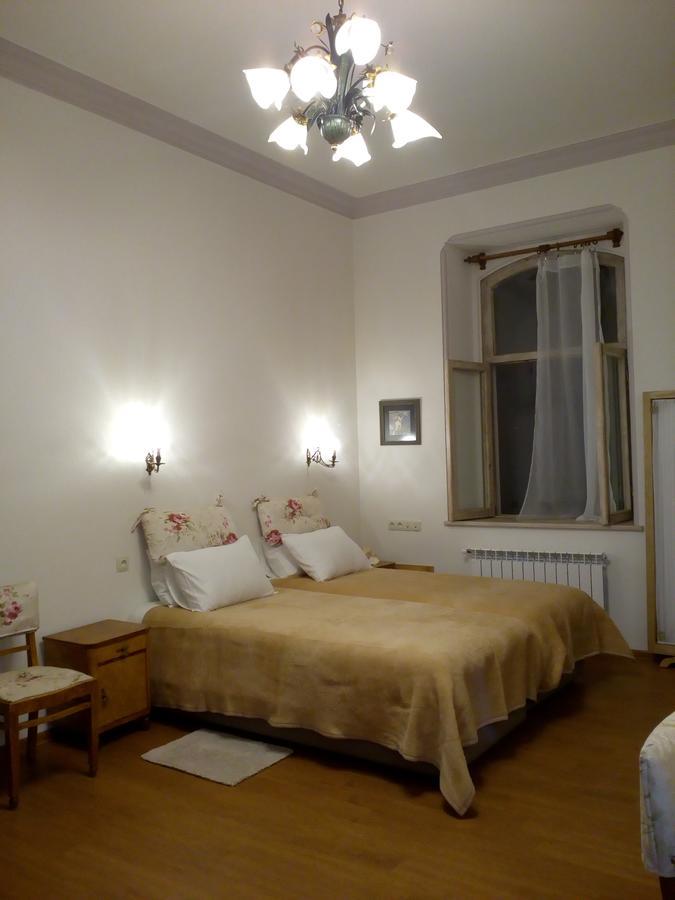 Art House Petunia Apartment Tbilisi Ngoại thất bức ảnh