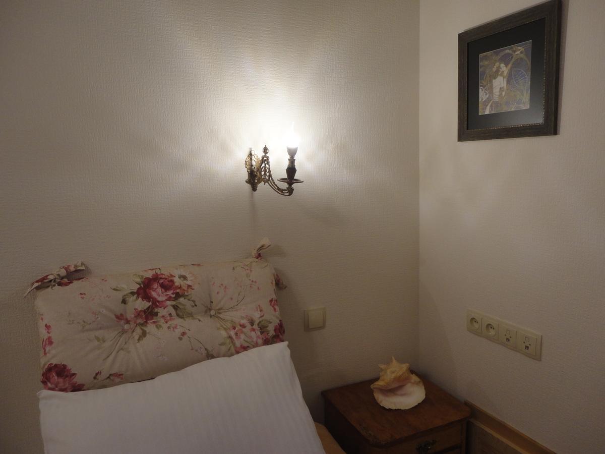 Art House Petunia Apartment Tbilisi Ngoại thất bức ảnh