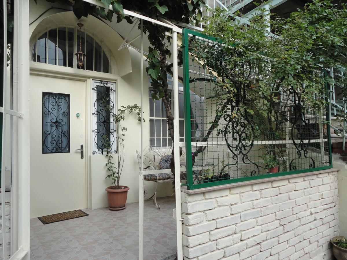 Art House Petunia Apartment Tbilisi Ngoại thất bức ảnh