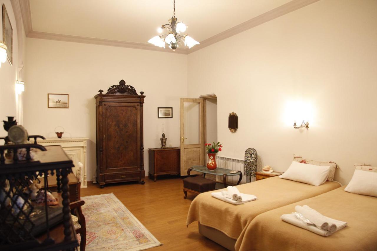 Art House Petunia Apartment Tbilisi Ngoại thất bức ảnh