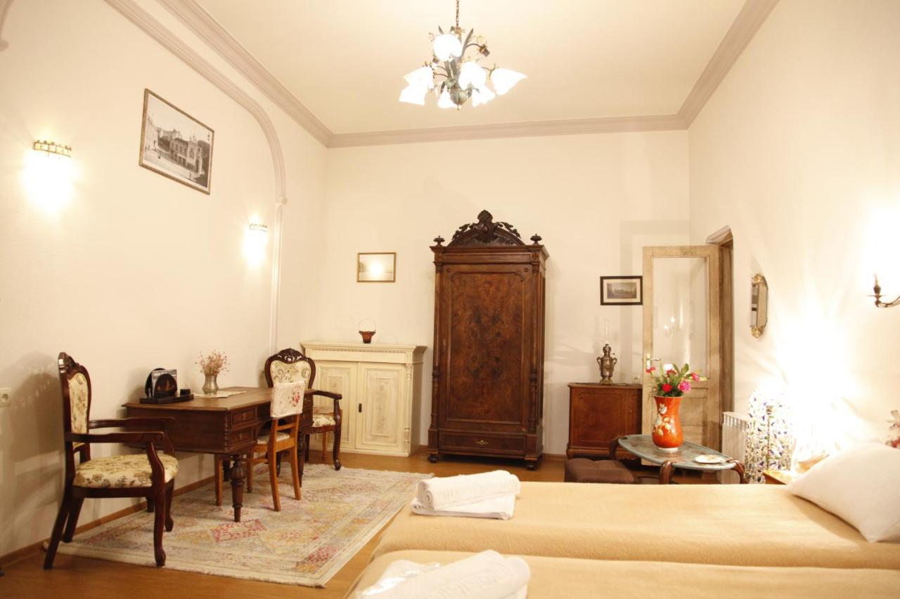 Art House Petunia Apartment Tbilisi Ngoại thất bức ảnh