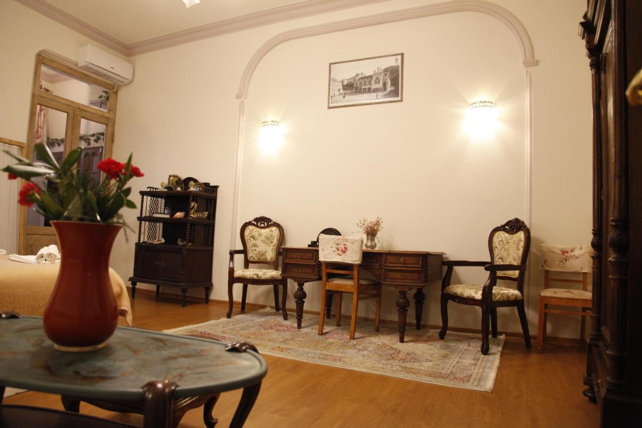 Art House Petunia Apartment Tbilisi Ngoại thất bức ảnh
